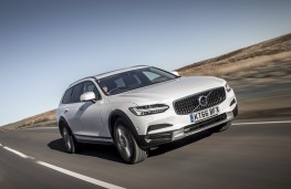 Volvo V90 Cross Country, 2017, front