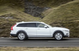 Volvo V90 Cross Country, 2017, side