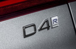 Volvo V90 R-Design, 2017, badge