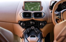 Aston Martin Vantage, 2018, display screen
