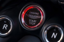 Aston Martin Vantage, 2018, starter button