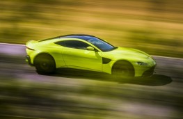 Aston Martin Vantage, 2018, side