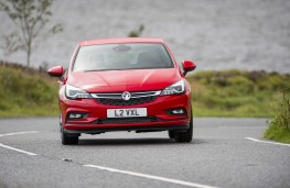 Vauxhall Astra, head on