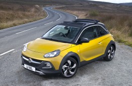 Vauxhall Adam Rocks Air, front, roof open