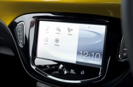 Vauxhall Adam Rocks Air, screen