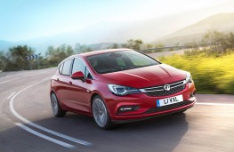 Vauxhall Astra, front action 2