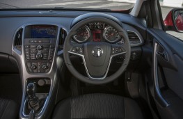 Vauxhall Astra GTC, dashboard