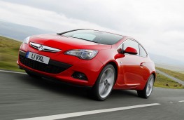 Vauxhall Astra GTC, front action