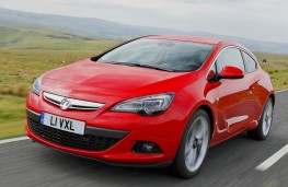 Vauxhall Astra GTC, tall action