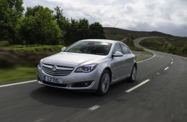 Vauxhall Insignia Hatchback, action