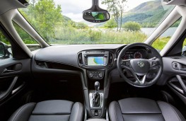 Vauxhall Zafira Tourer, dashboard