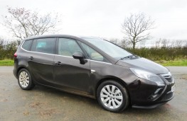 Vauxhall Zafira Tourer, side static 3