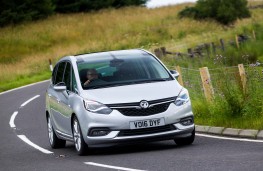 Vauxhall Zafira Tourer, driving