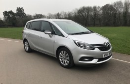 Vauxhall Zafira Tourer, front