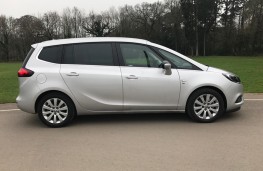 Vauxhall Zafira Tourer, side