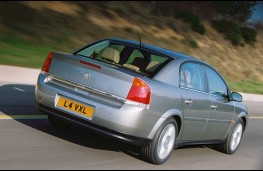 Vauxhall Vectra, rear