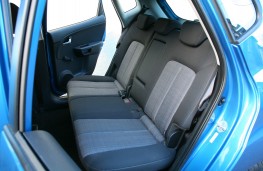Kia Venga interior rear