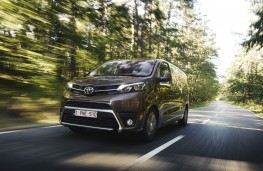 Toyota Proace Verso, 2016, front