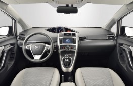 Toyota Verso 1.6D-4D, interior