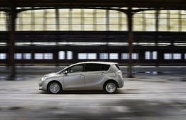 Toyota Verso 1.6D-4D, side