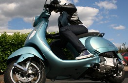 Vespa LX125 Celeste Glamour