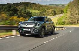 Suzuki eVitara, 2026, front, action