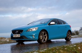 Volvo V40, front