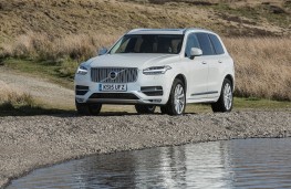 Volvo XC90, front