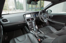 Volvo V40, interior
