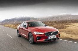 Volvo S60, front action