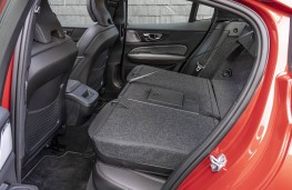 Volvo S60, seats folded