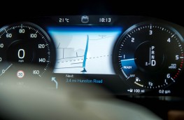 Volvo S90, dash detail