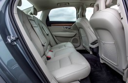 Volvo S90, rear seats