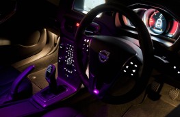 Volvo V40, dash at night