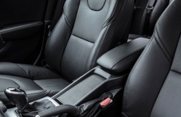 Volvo V40, front seats