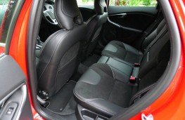 Volvo V40, rear seats