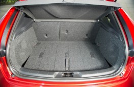 Volvo V40 Cross Country, boot