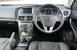 Volvo V40 Cross Country, dash full front