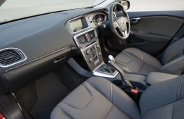 Volvo V40 Cross Country, dash wide