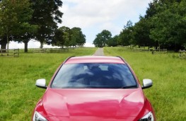 Volvo V60, front upright