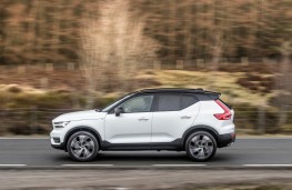 Volvo XC40, side action