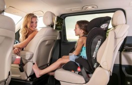 Mercedes V-Class, family in cabin