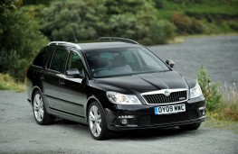 Skoda Octavia vRS Estate, front