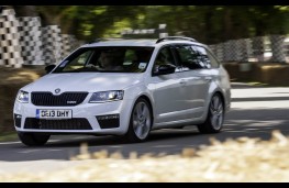 Skoda Octavia vRS Estate, front