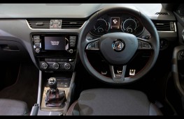Skoda Octavia vRS Estate, interior