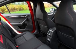 Skoda Octavia vRS 245 Estate, 2018, rear seats