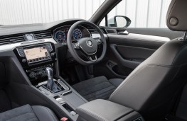 Volkswagen Passat GTE, interior