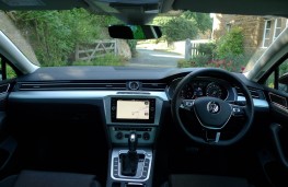 Volkswagen Passat, dashboard