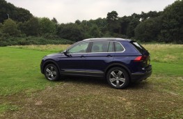 Volkswagen Tiguan, side