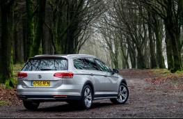 Volkswagen Passat Alltrack, rear